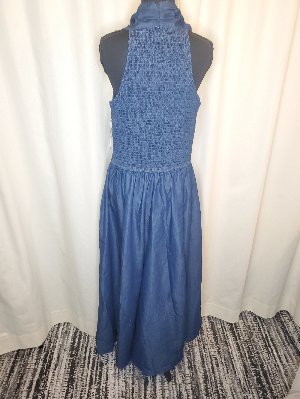 Sleeveless Blue Halter Jumper - Picture 3 of 7